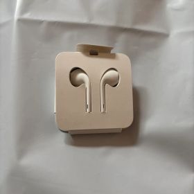 Apple EarPods with Lightning Connector