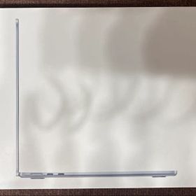 Apple 2025 MacBook Air M4 チップ搭載 13 インチ
