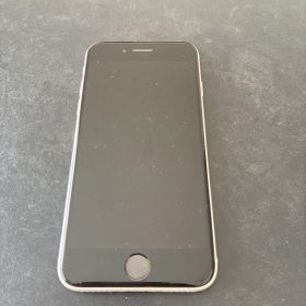 Apple iPhone SE (iOS 17.5.1) 本体のみ