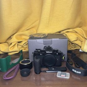 Nikon Z f ミラーレスカメラ 本体と付属品