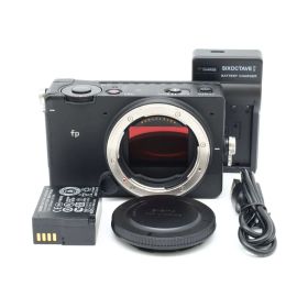 目立つ塗装剥げ箇所はペイントマーカーで補修してあります。■美品■ SIGMA シグマ fp ボディ