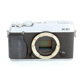 【中古】 (フジフイルム) FUJIFILM X-E1 ボディ シルバー【中古カメラ デジタル一眼】 ランク：B