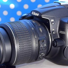 ✨美品・軽量✨初心者オススメ✨Nikon ニコン D5000 一眼レフカメラ✨