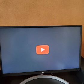 LG 27UL500-W (4K 60FPS) IPSパネル