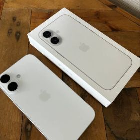 iPhone 16 128GB 白 【極美品】充電8回バッテリー100%+ケース