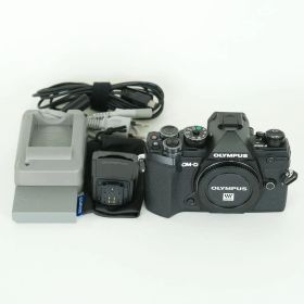 [美品 | シャッター数6,211回] OLYMPUS OM-D E-M5 Mark III [ボディ ブラック] | マイクロフォーサーズマウント