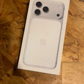 【海外版】iPhone17ProMax 512GB シルバー 希少品