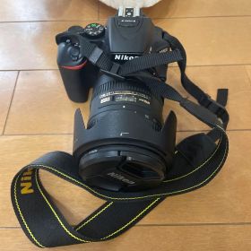 Nikon D5600一眼レフカメラ 18-140mmレン