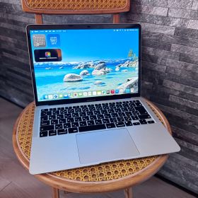 M1 MacBook Air 2020 M1 8G/256GB/おまけ付き