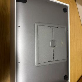 Apple MacBook Air (M1, 2020) 本体