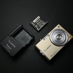 パナソニック コンパクトデジタルカメラ DMC-FX60 稼働品 現状渡し