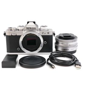 ■シャッター数2733枚！極上品■ Nikon Z fc レンズキット シルバー ミラーレス一眼カメラ ニコン