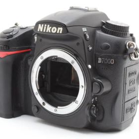 #712★動作品★Nikon D7000 デジタル一眼レフカメラボディ