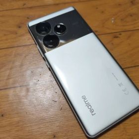 スナドラ 8s gen3 realme GT6 8/256GB 訳あり