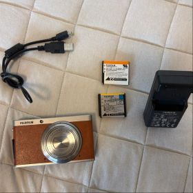【美品】FUJIFILM XF1 コンパクトデジタルカメラ