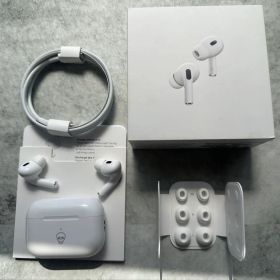 Apple AirPods Pro 第2世代（カスタム絵文字刻印付き・美品）