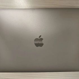 Apple MacBook Air 2018（16GB / 128GB）