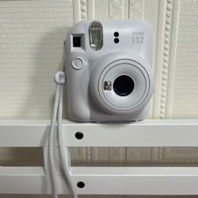 instax mini 12 ホワイト インスタントカメラ本体