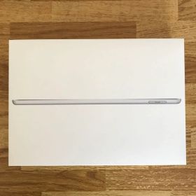 Apple iPad 第6世代 Wi-Fi 32GB シルバー MR7G2J/A