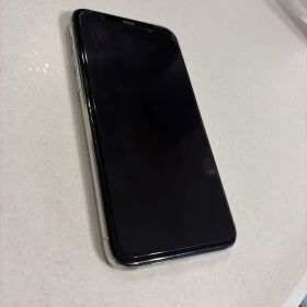 iPhone11pro 背面割れあり