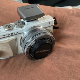 大幅お値下げOLYMPUS PEN Lite E-PL7ミラーレス一眼カメラ