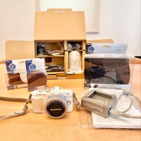 【新品あり】OLYMPUS PEN Lite E-PL7 ホワイト ズームレンズ