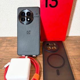 美品 OnePlus13 グローバル版 12GB/256GB 充電器・ケース付