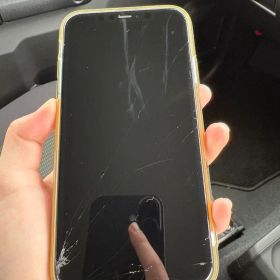 iPhone11 ブラック ひび割れ有