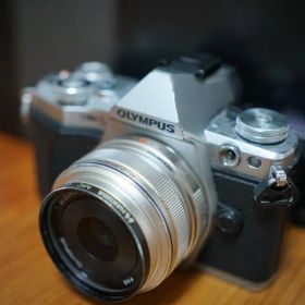 OLYMPUS OM-D E-M5 Mark II &レンズ 17mm F1.8