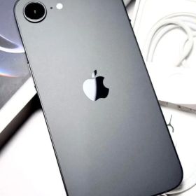 【バッテリー100％】【美品】iPhone 16e｜128GB｜SIMフリー