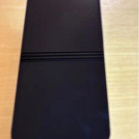 Apple iPhone 16e ブラック