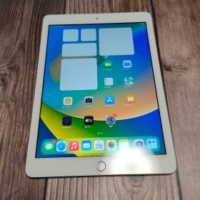 iPad 第5世代 32GB SIMフリー 美品 バッテリー99%
