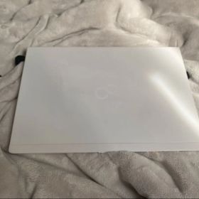 Fujitsu LIFEBOOK UH75/B3 ホワイト 2018年製