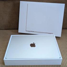 MacBook Air 13 M3 16GB 512GB 美品 放電6回のみ