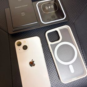 iPhone 13 miniスターライト + MagSafeケース + 充電器