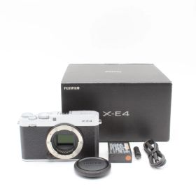 3,782ショット★■極上品■ FUJIFILM ミラーレスデジタルカメラ X-E4 ボディ シルバー F X-E4-S No.C03930