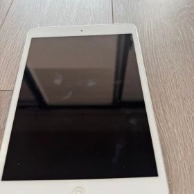 Apple iPad mini 4 (Wi-Fiモデル )A1538本体64G