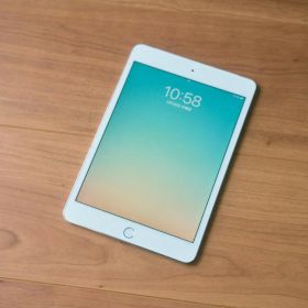 iPad mini 4 128GB Wi-Fi + Cellularモデル