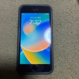 iPhone8 スマートフォン 本体 緑色ケース付き