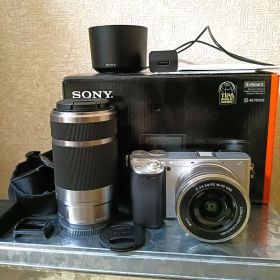 ショット数1230枚！ SONY α6400 ダブルズームレンズキット シルバー