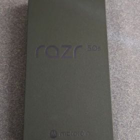 【期間限定価格】ソフトバンク Motorola razr50s
