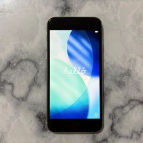 【美品】iPhoneSE 第3世代 64GB SIMフリー スターライト