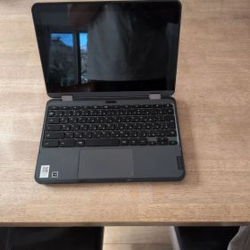 Lenovo 300e Chromebook パソコン