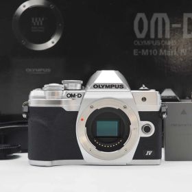 オリンパス Olympus OM-D E-M10 Mark IV 20.3MP Silver 4300 Shots 元箱 [新品同様] #Z5899A