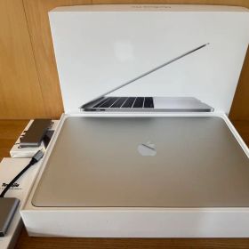 MacBook Pro 2017 13インチ シルバー 256GB おまけ付き