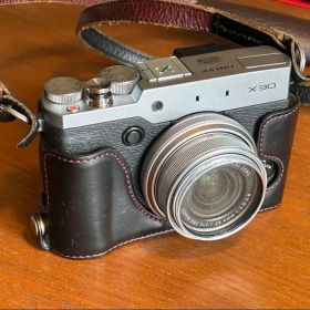 程度極上！FUJIFILM X30 コンパクトデジタルカメラ