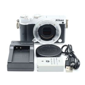 ショット数1047枚！■極上品■ Nikon 1 J5 ボディ シルバー