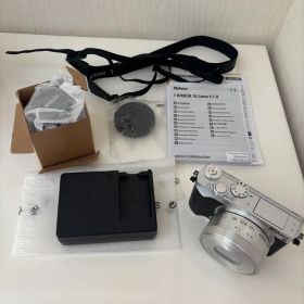 【美品】Nikon 1 J5 ミラーレスカメラ 、ダブルズームキット