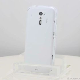 【中古】FUJITSU(富士通） らくらくスマートフォン 32GB ホワイト F-42A docomoロック解除SIMフリー 【305-ud】