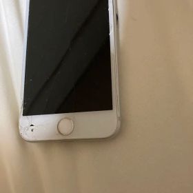 iPhone 7 128GB シルバー 画面割れ 初期化済み